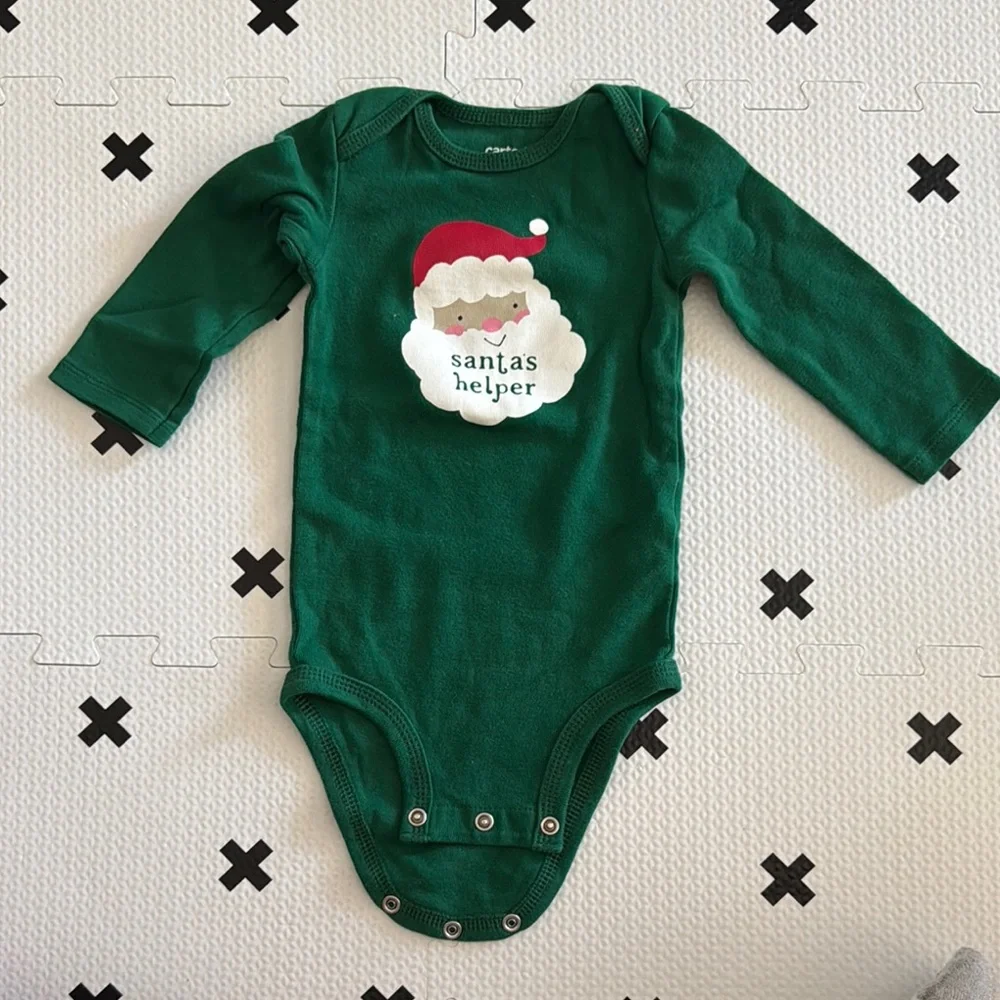 Carter’s Baby Santa's Helper Kids Onesie in green size 9m